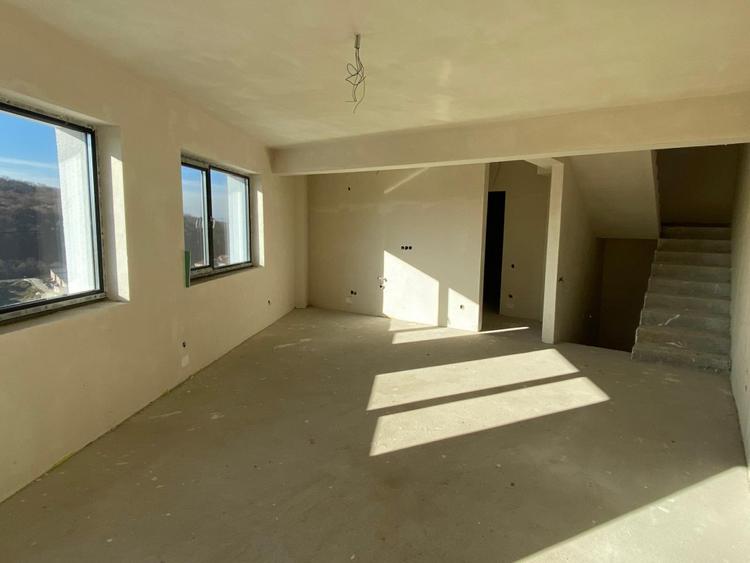 DE VANZARE ! Casa INDIVIDUALA cu GRADINA 330 mp și TERASA spectaculoasa !