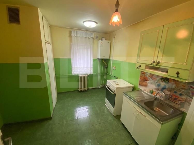 Apartament cu 4 camere, decomandat, 78 mp, 2 bai, et intermediar, Dambul Rotund