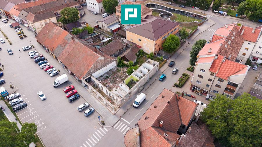 TEREN INTRAVILAN CENTRU LIPOVA 419MP
