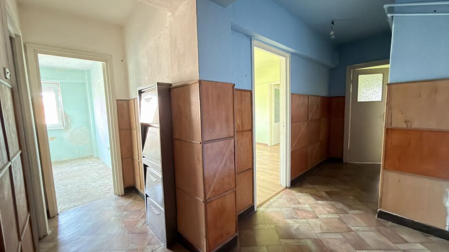 Apartament 4 camere Etaj IV, MV1, Zona Ludy - Str. Regele Ferdinand I - Carei