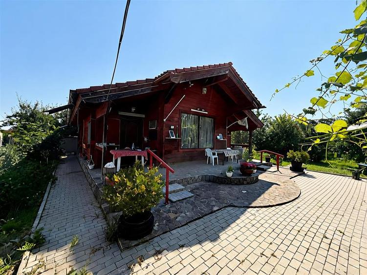 Casa din lemn masiv | 3 camere | Teren 5.000mp -Berceni Prahova