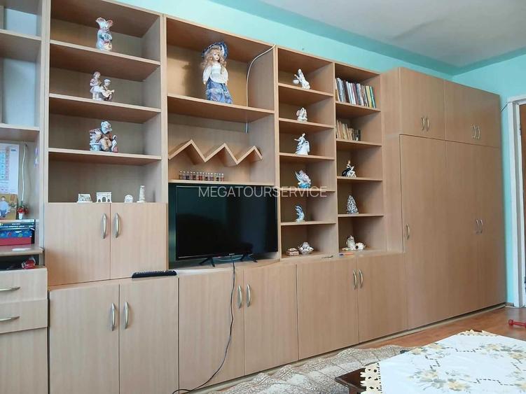 Inchiriez apartament 3 camere zona Fizicienilor-Metrou Nicolae Grigorescu