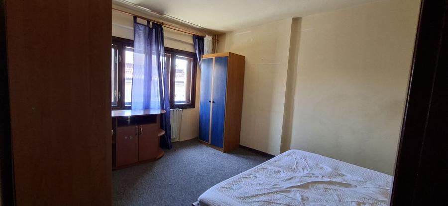 Apartament cu 3 camere - zona semicentrala