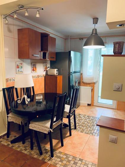 Teiul Doamnei |3 Camere | Et 2 | Balcon Inchis | Parcare