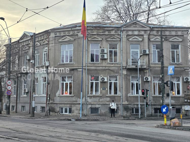 210 MP Etaj Vila • 6 Camere • Unirii • Regina Maria • Acces Propriu