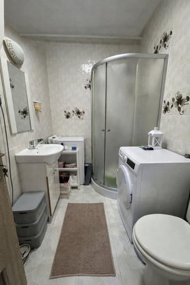 Apartament 1 camera cu parcare inclusa Floresti