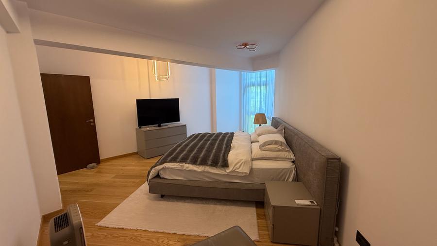 Vila 6 camere complet mobilata cu piscina interioară mutare imediată 728mp teren
