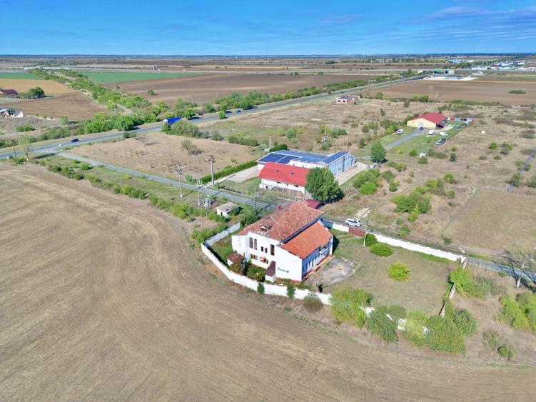 De vânzare „Casa Albă”, orașul Pecica, jud. Arad