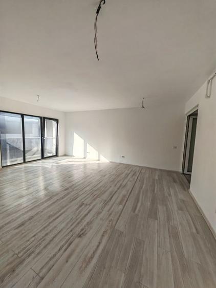 De vanzare 2 studio-uri bloc nou, Tractoru, Coresi