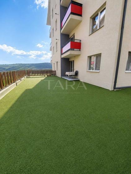 Apartament cu 3 camere, terasă de 125 mp, Baciu.