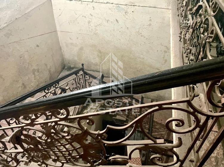 Apartament 3 camere cu vedere si balcon spre Piata Catedralei