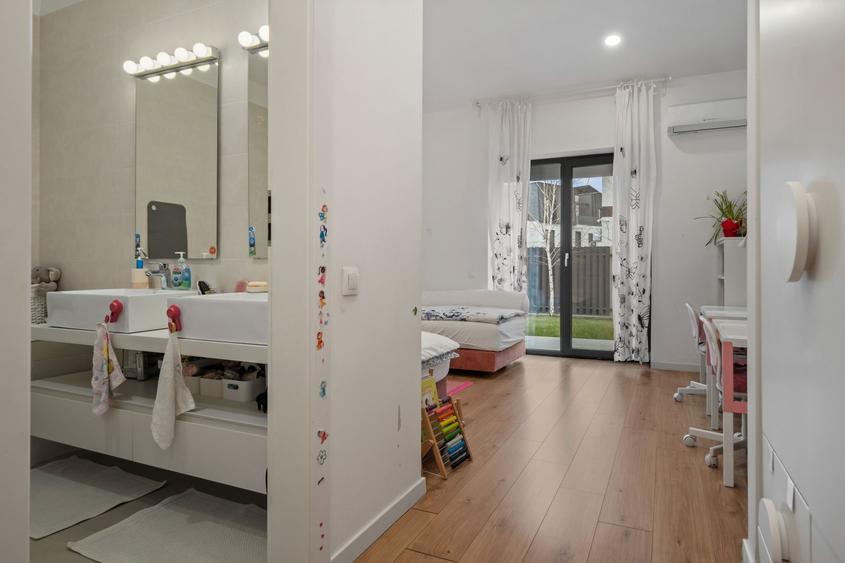 Vila pe parter cu 5 camere | 655 mp teren | dotata cu panouri solare