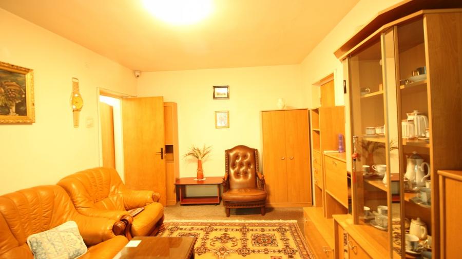 Apartament 2 camere, mobilat, etaj 1/4, Aleea Compozitorilor, aproape de metrou