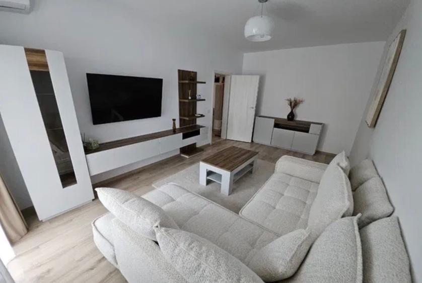 Prima Închiriere | 2 Camere Decomandat Grand Kristal | Parcare Inclusă |Bloc Nou
