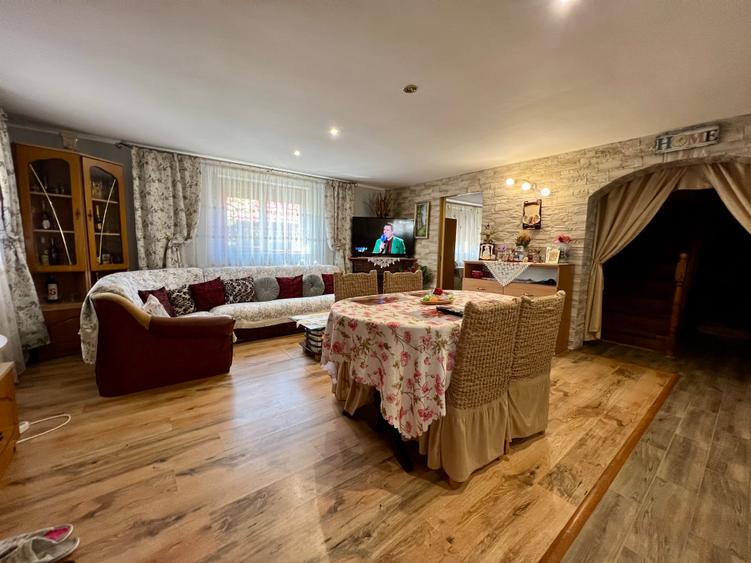 Fidelia Casa vă oferă spre vânzare o vila individuală cu 5 camere si 2 băi