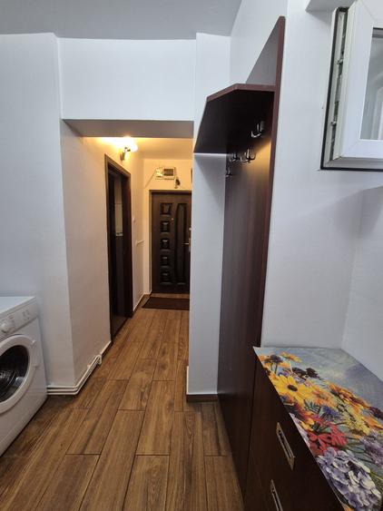 Apartament 2 camere decomandat vis a vis de Palas