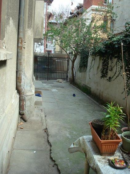 Apartament in vila zona Bd.A.I.Cuza-Metrou Gara de Nord-Sos.Titulescu