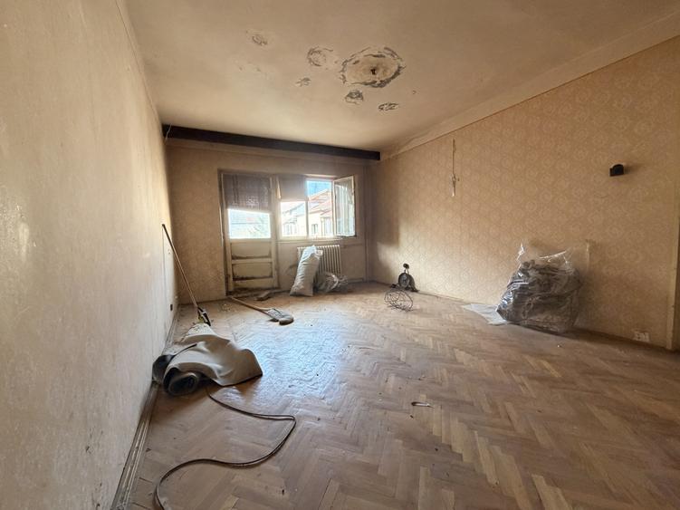 Apartament 3 camere, decomandat, 69 mp utili, etaj 4 -Soarelui