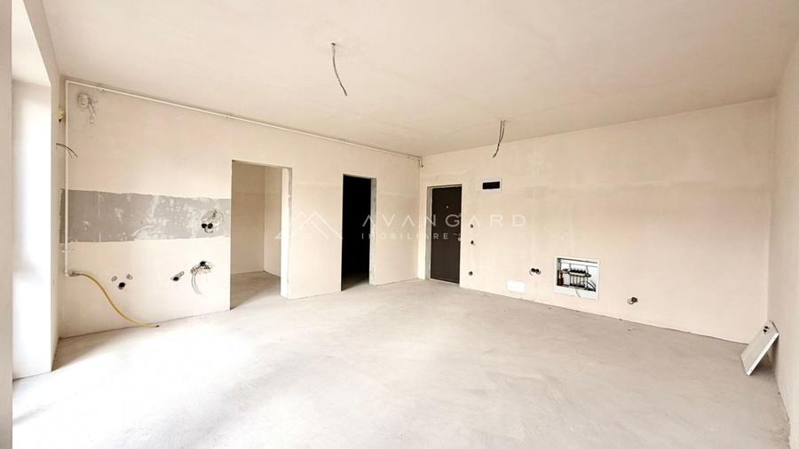 Apartament 2 camere, CF disponibil, spații verzi 1900 mp, retras de la strada