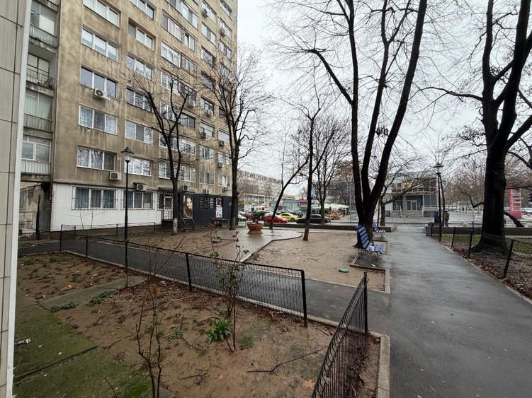 Spatiu stradal vis a vis Piata Progresului