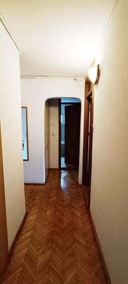 Apartament cu 4 camere in Tractoru-Independentei