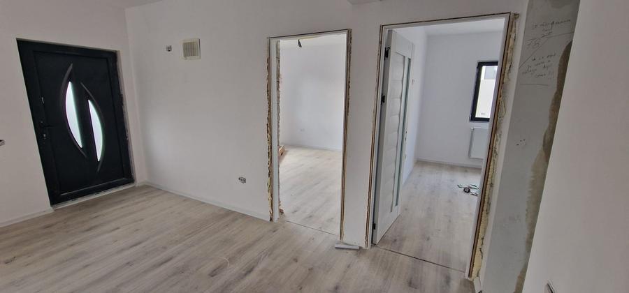 Casa parter plus mansarda zona Primarie-Biserica veche.