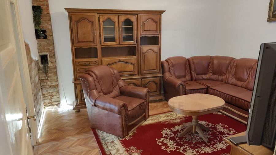 Apartament modern 2 camere 56 mp utili si curte in zona Centrala