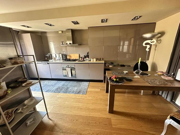 Proprietar, vila individuala, cartier inchis, renovata 2018, >300mp construiti