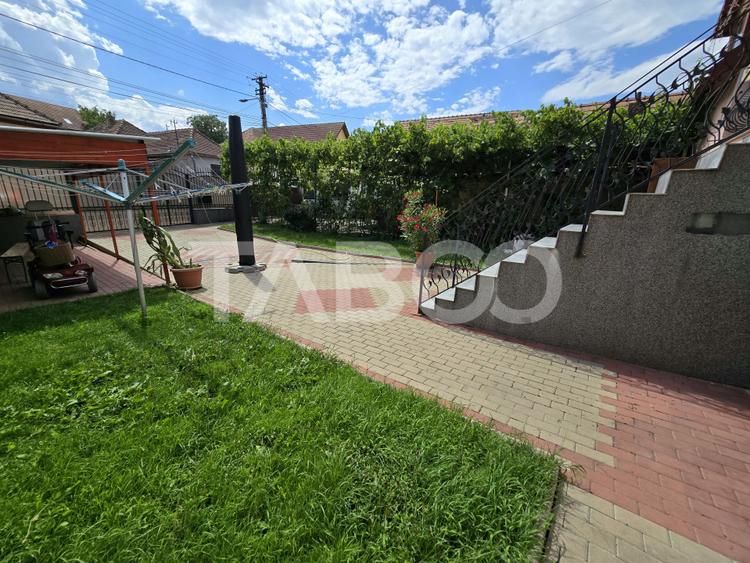 Casa individuala de vanzare teren 457 mp garaj Trei Stejari Sibiu
