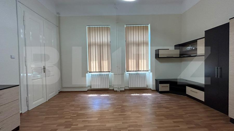 Apartament 2 camere în incinta Palatului Stern, Centrul Istoric al Oradiei