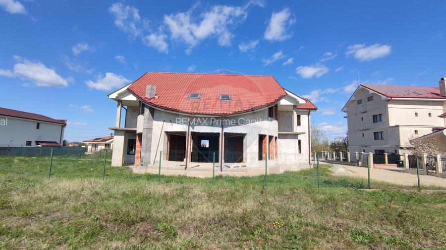 Vilă la roșu, tencuită, 5 camere, 240 mp util, Sânmartin, teren 726 mp - 16