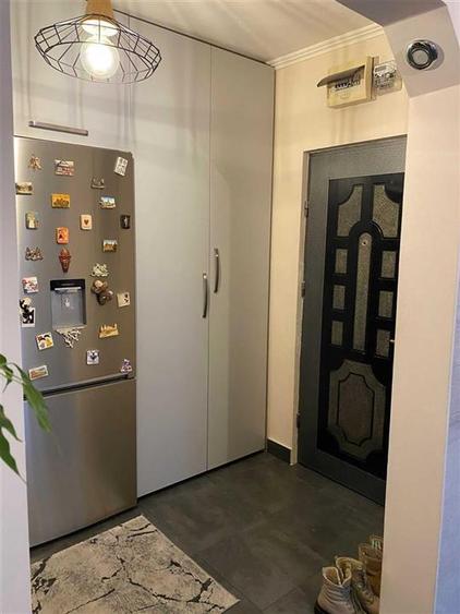 Etaj intermediar Apartament 3 camere Mircea cel Batran