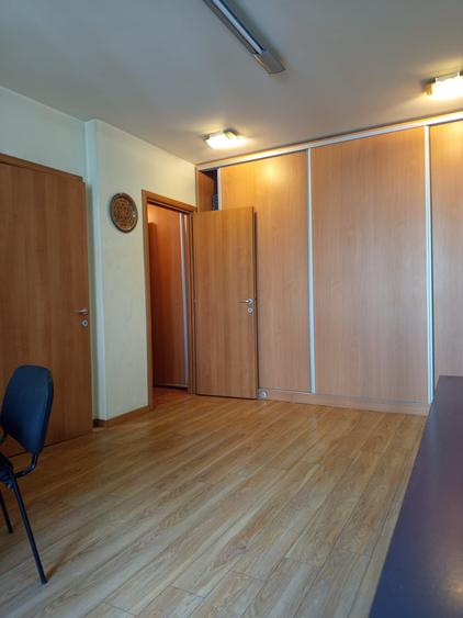 2 camere ideal investitie/regim hotelier metrou Piata Romana langa scara