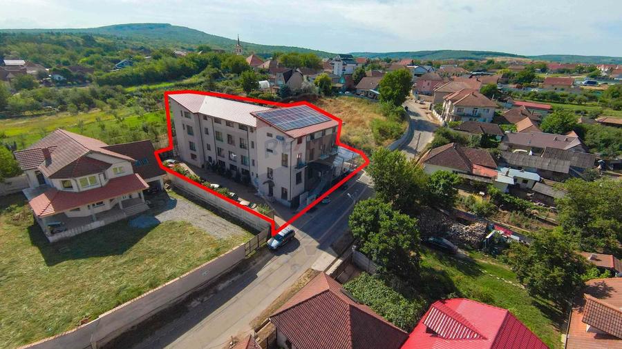 Hotel / Pensiune cu 24 camere de vânzare - Băile 1 Mai