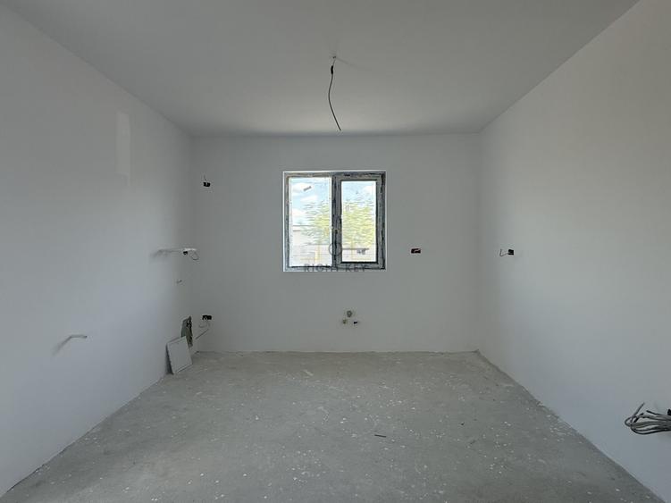 Oportunitate! Casa tip duplex, 3 cam, placa, T: 250mp! Comision 0%!