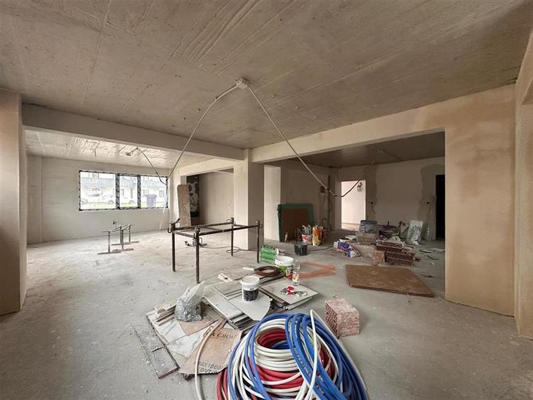 Spatii birouri/ comerciale Visan, de la 87mp la 174mp, str. Sf. Ilie