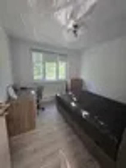 Apartament 3 camere / semidecomandat / mobilat / utilat / centrala proprie