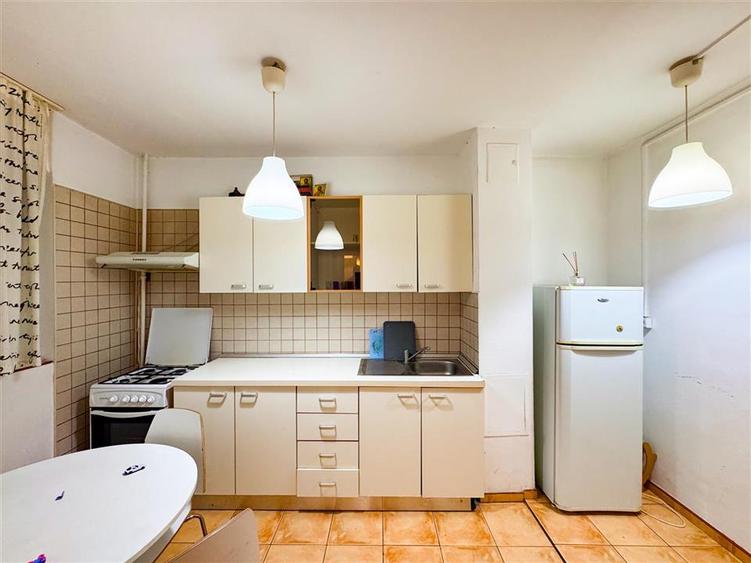 Apartament de vanzare 3 camere Tineretului