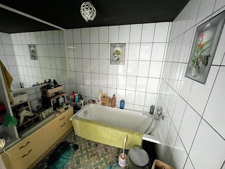 Casa Deosebita 3Camere 3Bai 1460mp Teren Garaj Piscina Bariera Valcii
