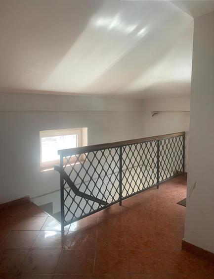 Vanzare  sec 2  Cladire  birouri  P+ 1E, teren 940mp