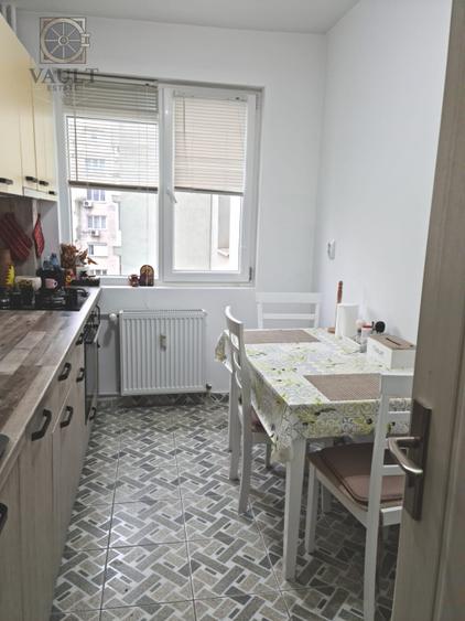 Apartament 2 camere -5 minute de mers pe jos pana la metrou 1 Decembrie