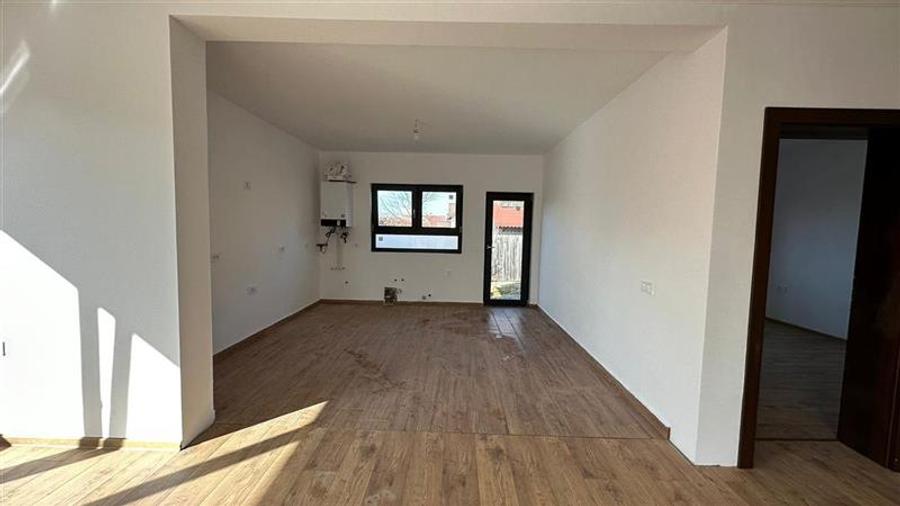 Casa individuala, 4 camere, incalzire in pardoseala, Izvor, Brasov