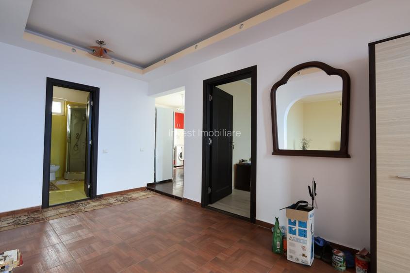 Casă individuală ideală pentru două familii sau locuință cu spațiu de lucru - 6