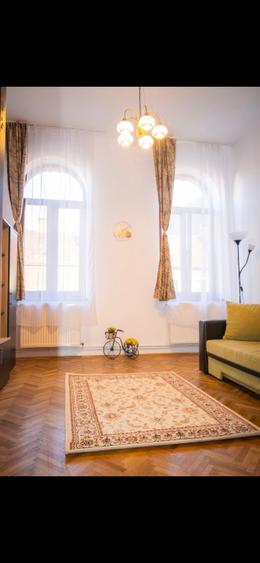 Proprietar, inchiriez 2 camere decomandate zona Teatrul Dramatic, 50 m.p.