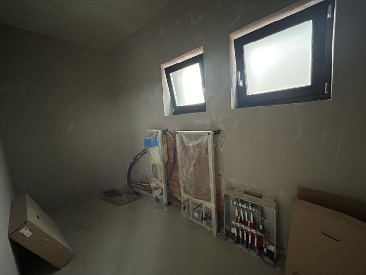 Casa tip duplex semifinisat , 180 mp utili , 400 mp teren zona Făget