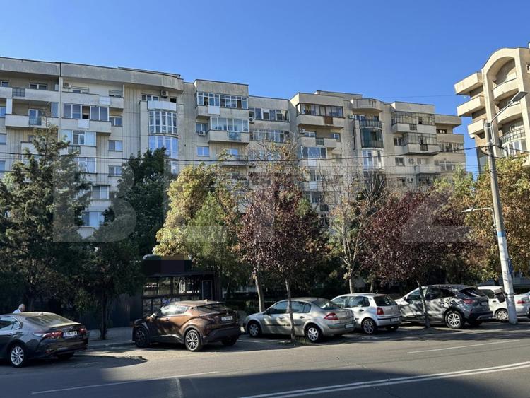Teren intravilan stradal, amplasament central, zona McDonlads!