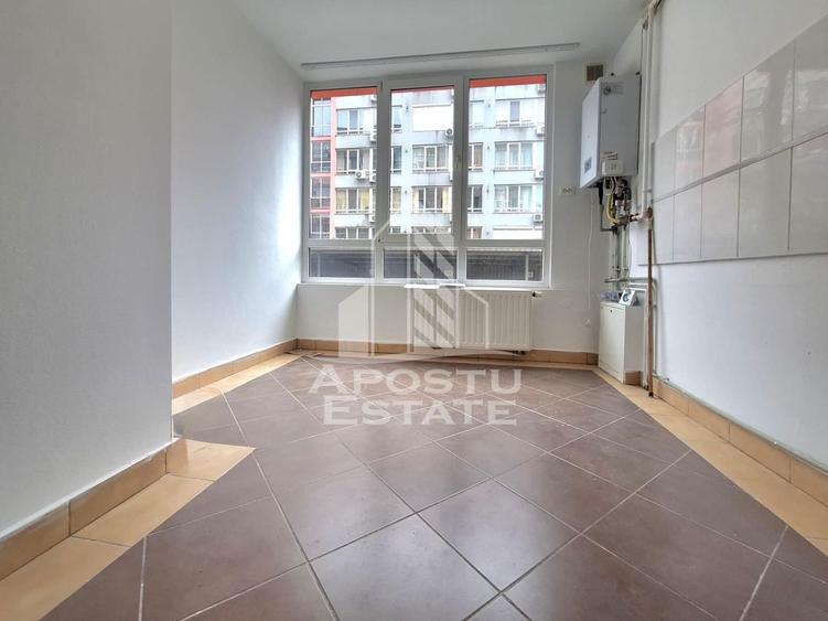 Spatiu de birou, 50 mp utili, zona Uta