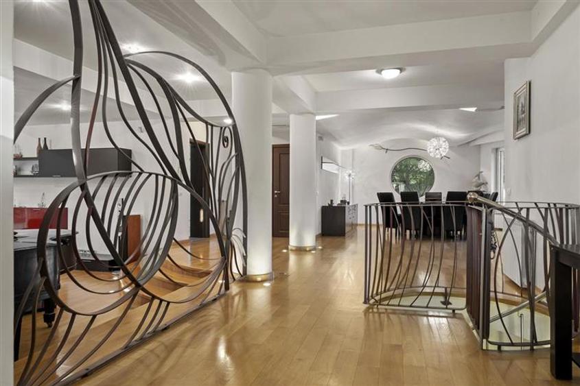 Vila de lux in apropiere de Cambridge School | Curte superba