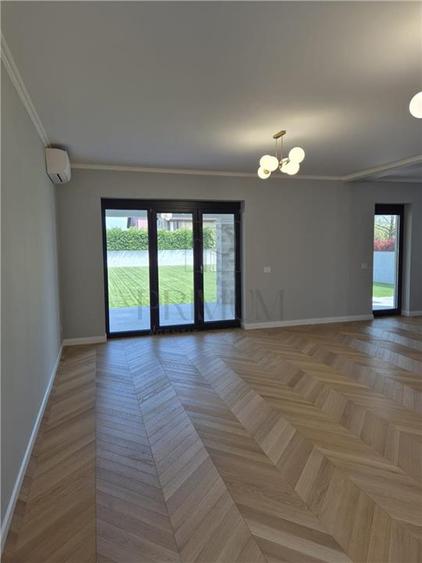 DUMBRAVITA - VILA DE LUX - 5 CAMERE - TEREN 1000 MP - GARAJ - POZITIE EXCELENTA