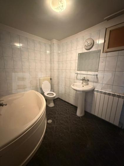 Casa spatioasa de inchiriat, 259 mp, zona Bereasca